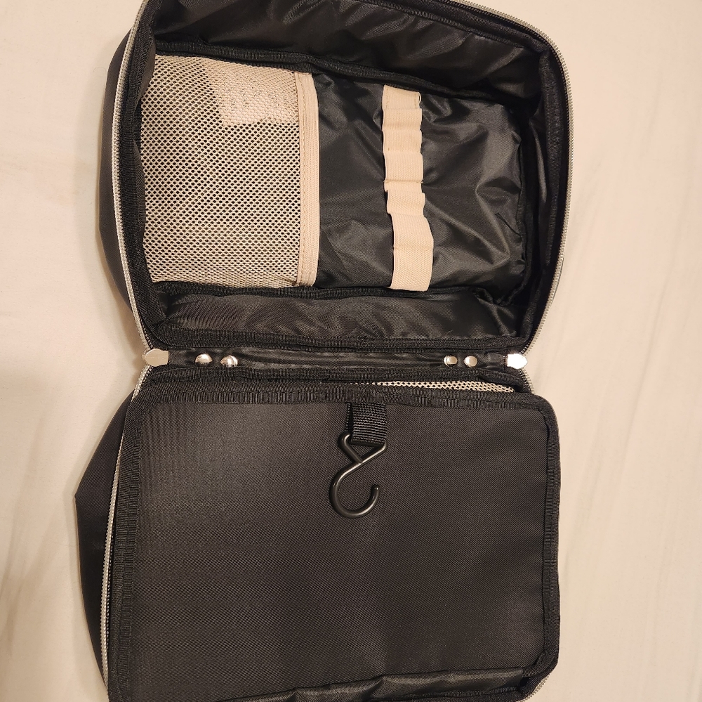 NWT Nudestix hanging cosmetic bag